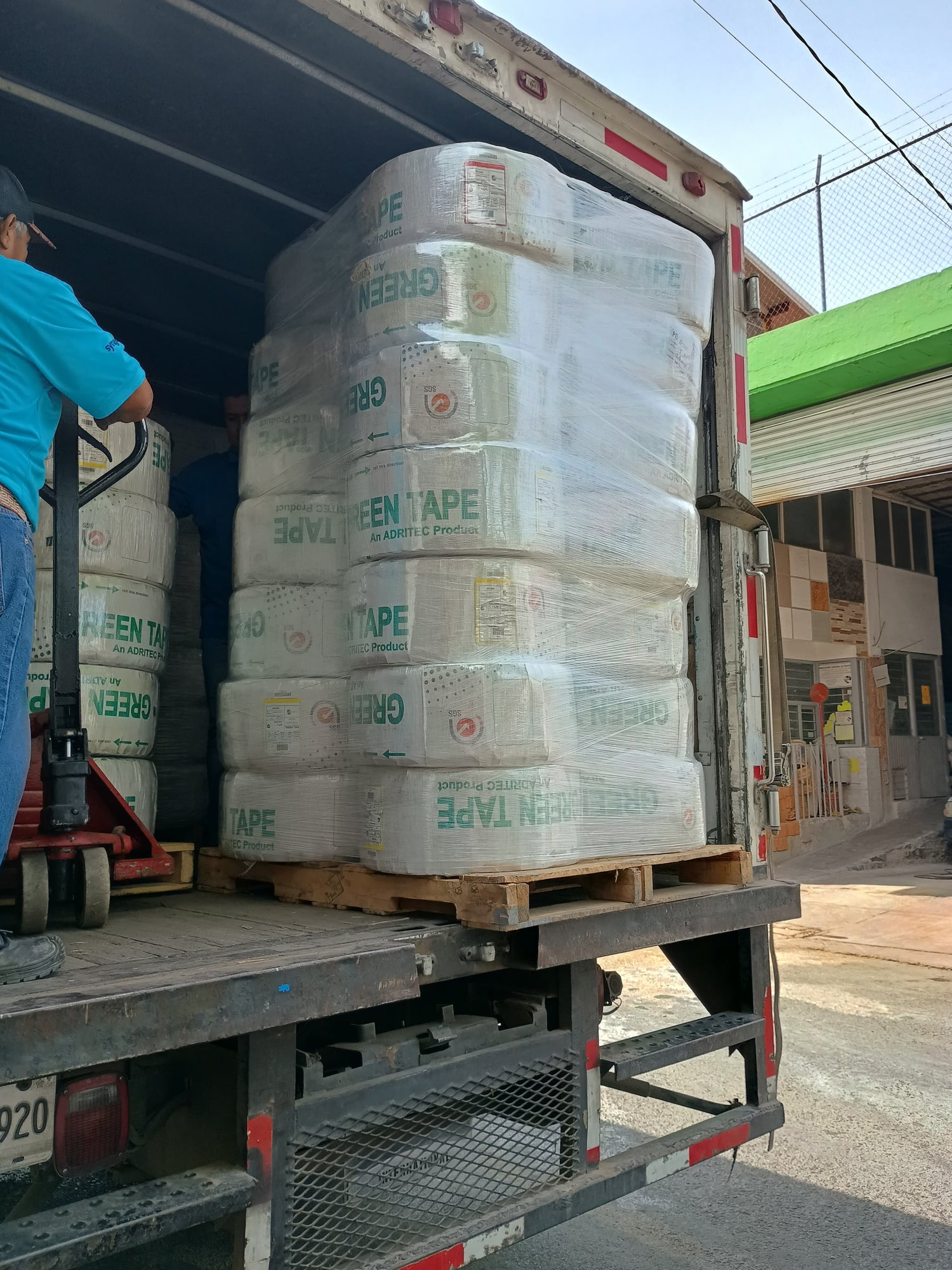 CINTA GREEN TAPE 17MM 6MIL, 1.0LPH GOTERO A 30CM, ROLLO 3000M