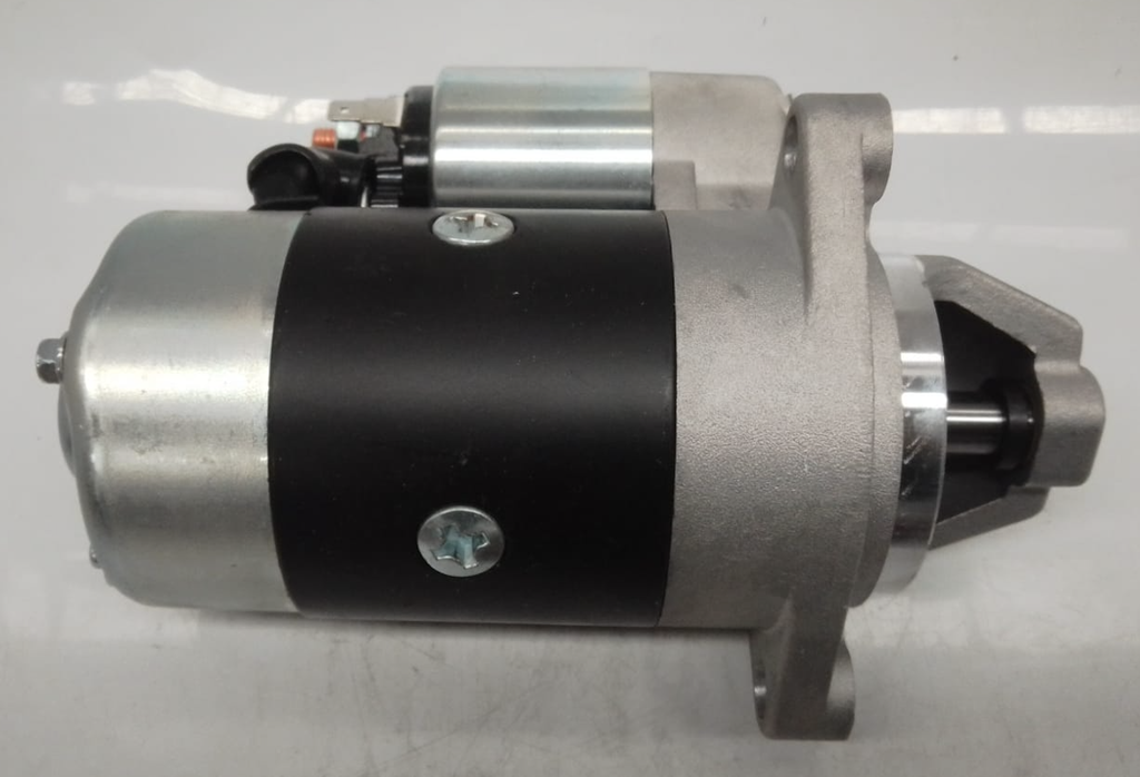 Montaje del motor de arranque 0,9 KW Parazzini 111010807