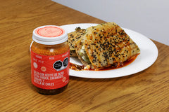 Salsa Macha con aceite de oliva extra virgen, cacahuate, ajonjolí y mezcla de chiles 230g